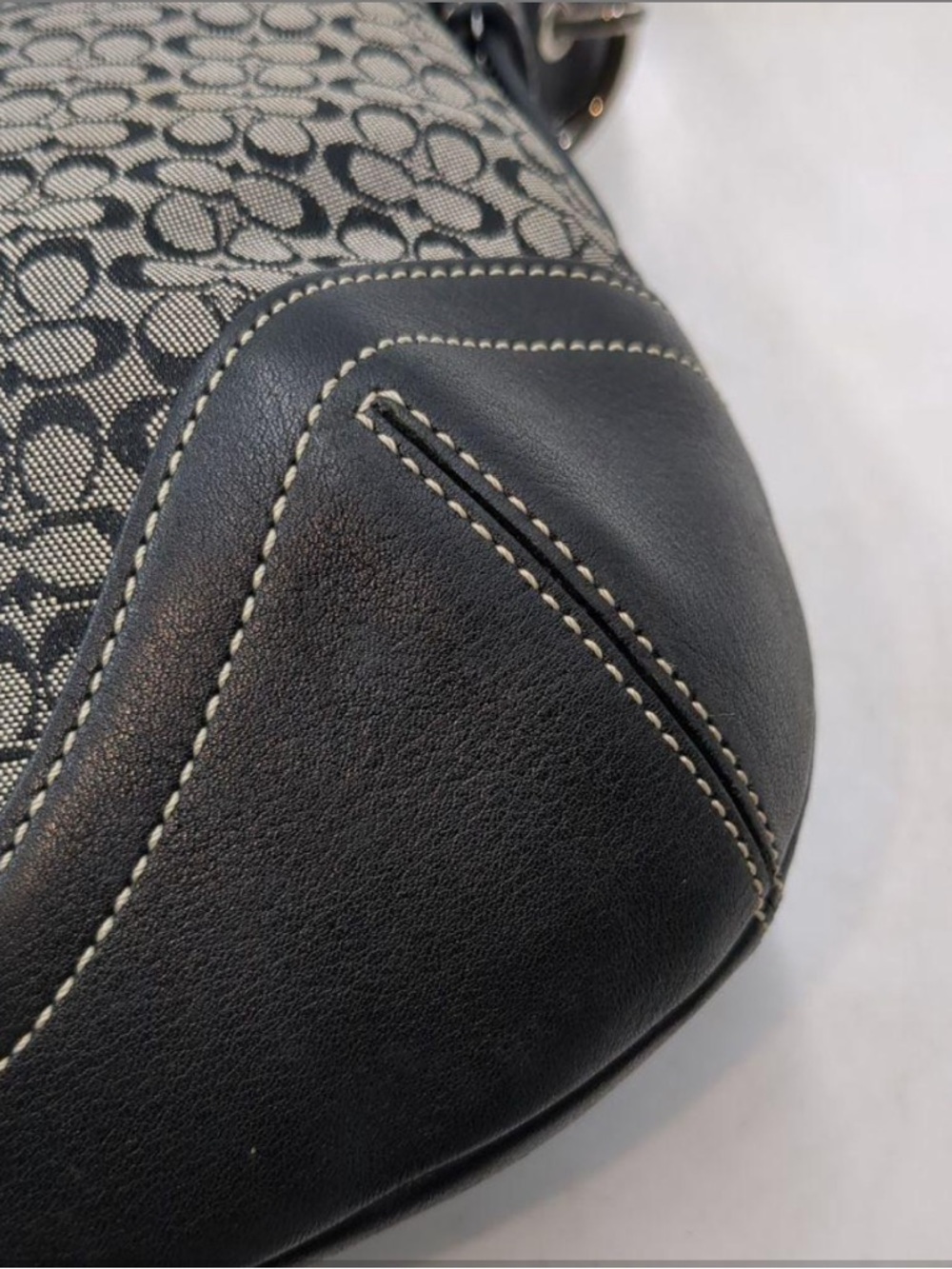 Coach Vintage Soho Black Signature Canvas Shoulder Bag with Silver Hardware - Picture 8 of 9